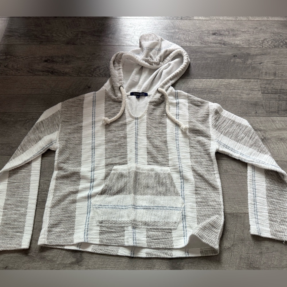 Ocean Drive Cream and Gray Knit Hoodie